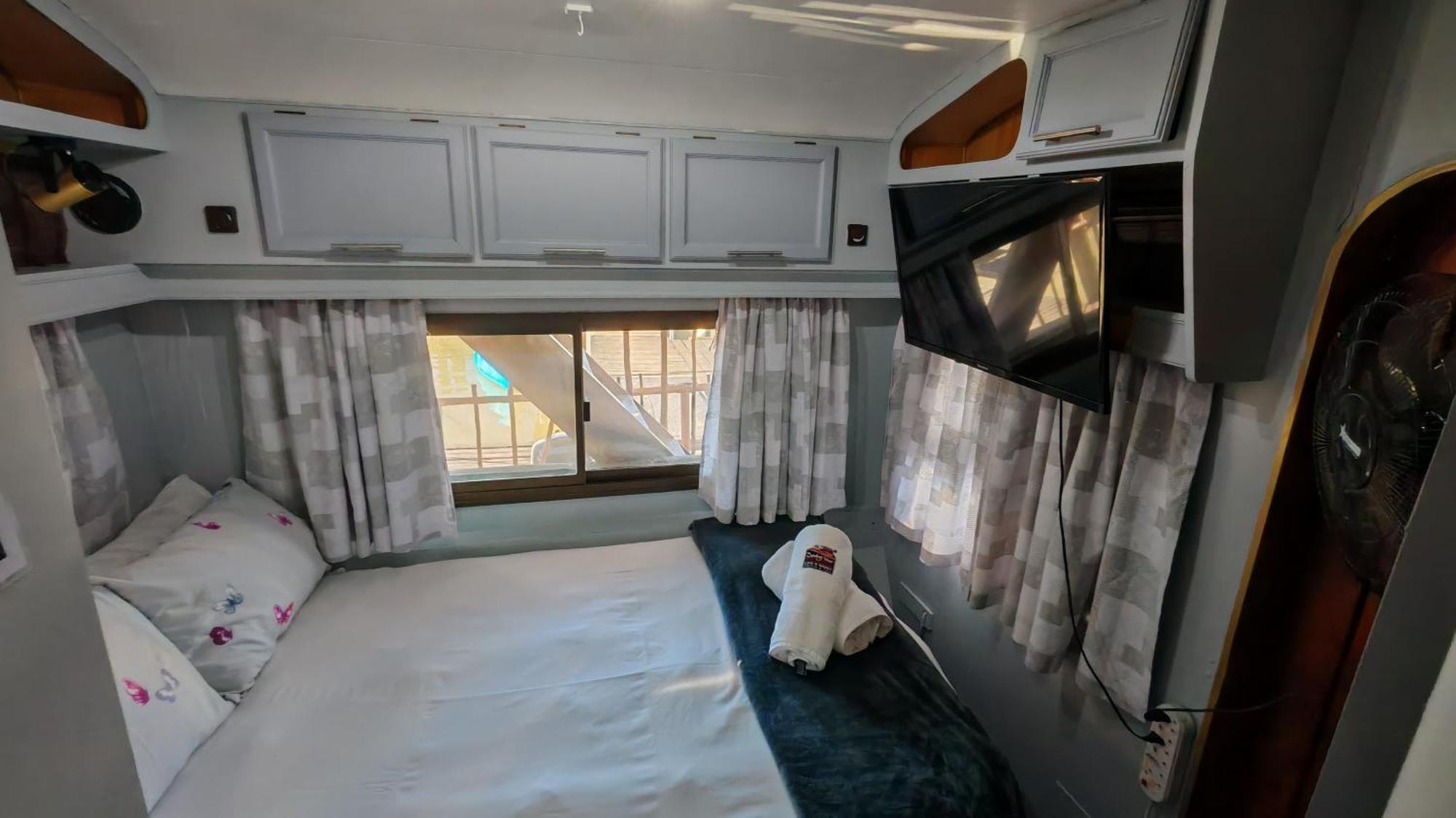 Maggie May House Boat - Colchester - 5Km From Elephant Park Exterior foto
